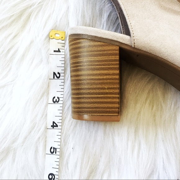 ๐HP 11/18๐ old navy beige lace up heels - Picture 5 of 5